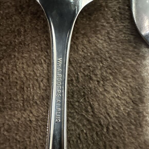 Vtg Wm. A Rogers A1 PLUS Oneida Ltd MEADOWBROOK Replacement Spoons Silver-Plate - Picture 8 of 11